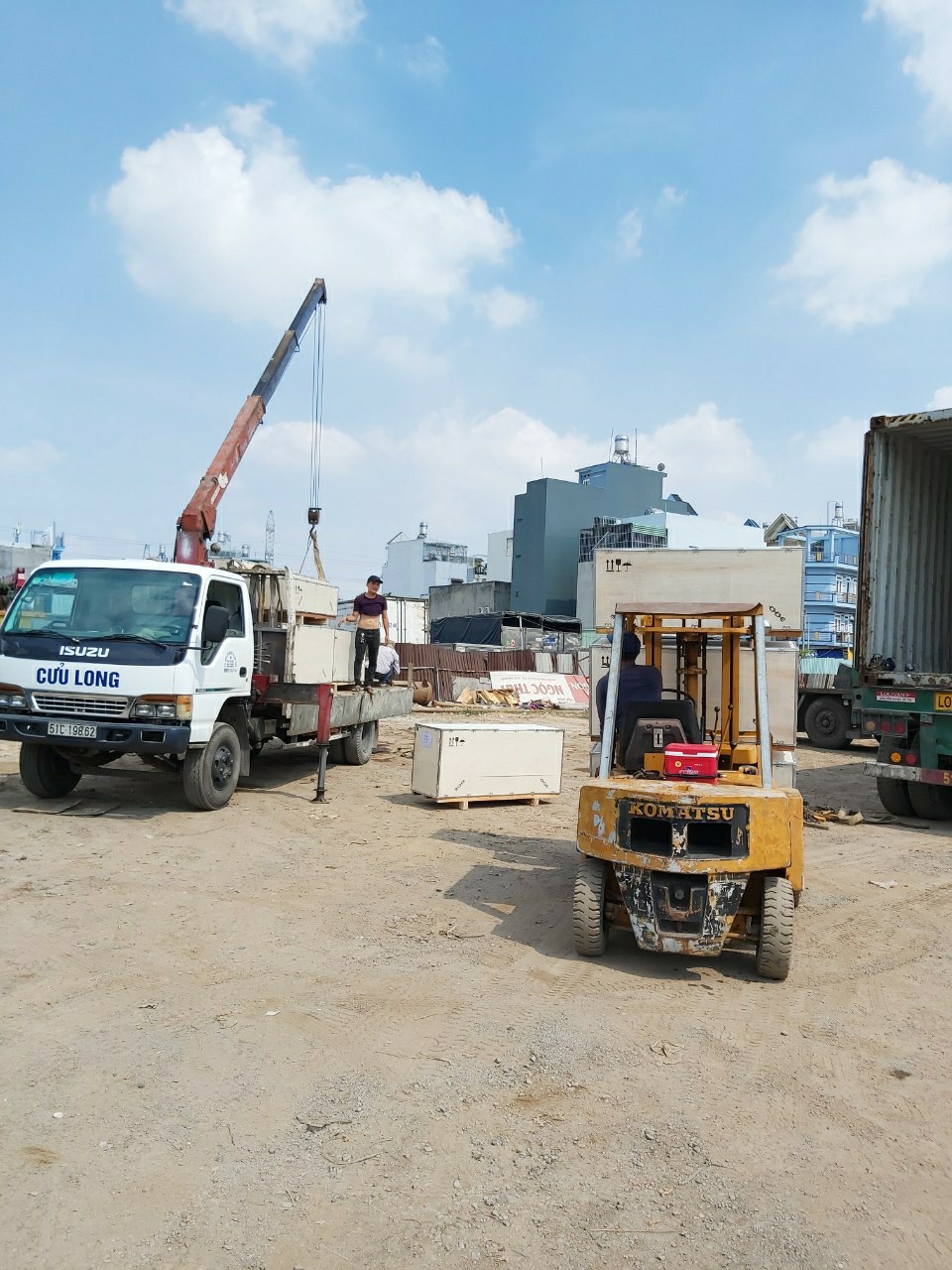 Xe cẩu máy phát điện