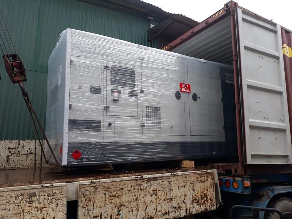 Vận chuyển máy phát điện Vận chuyển máy phát điện